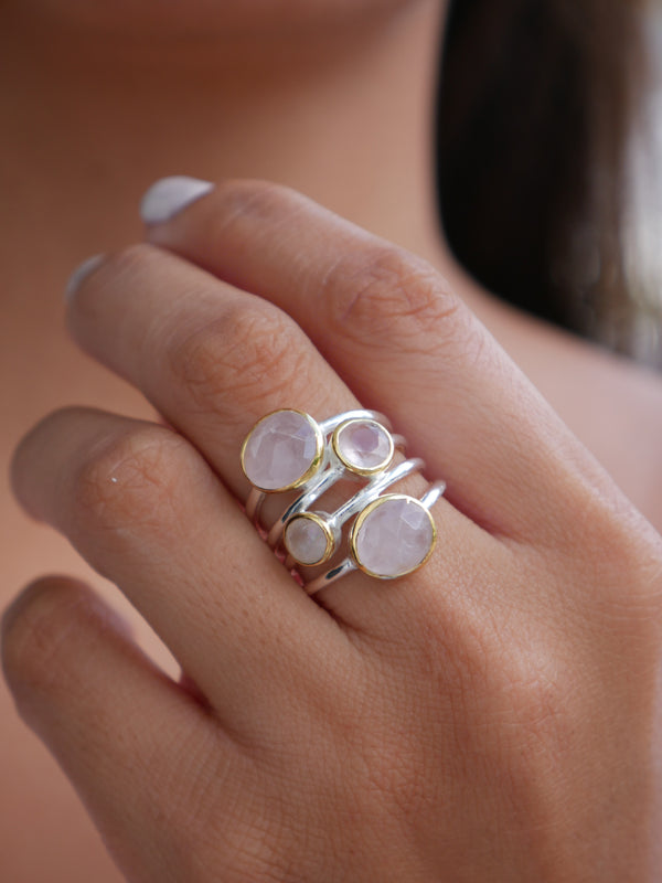 rings, silver, rose quartz rings, pink gemstone rings, pink jewelry, accessories, fashion, pink crystal rings, statement rings, cool rings, fine jewelry, trending on instagram and tiktok, love rings, rings for love, gemstones to attract love and romance, gift ideas, jewelry with crystals, gift ideas, statement rings, long rings, cheap jewelry, affordable jewelry, cool rings