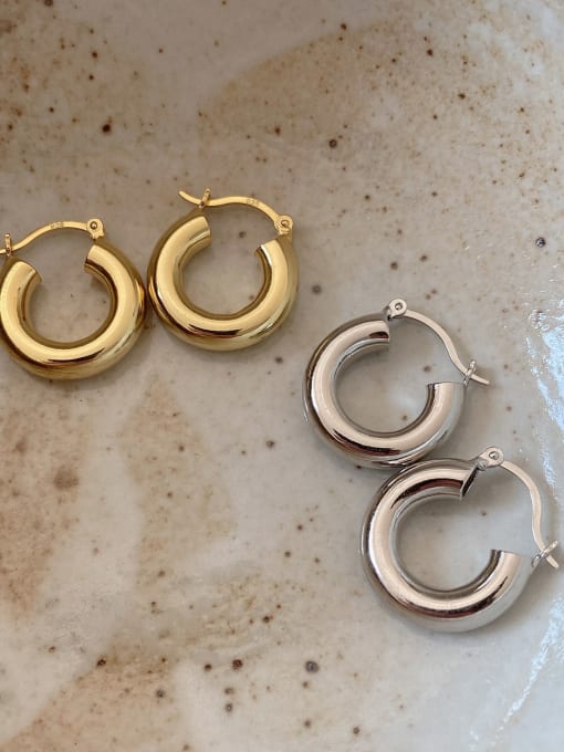 Chunky hoop earrings for cheap good quality anti tarnish .925 sterling silver -Kesley Boutique -trending everyday earrings 
