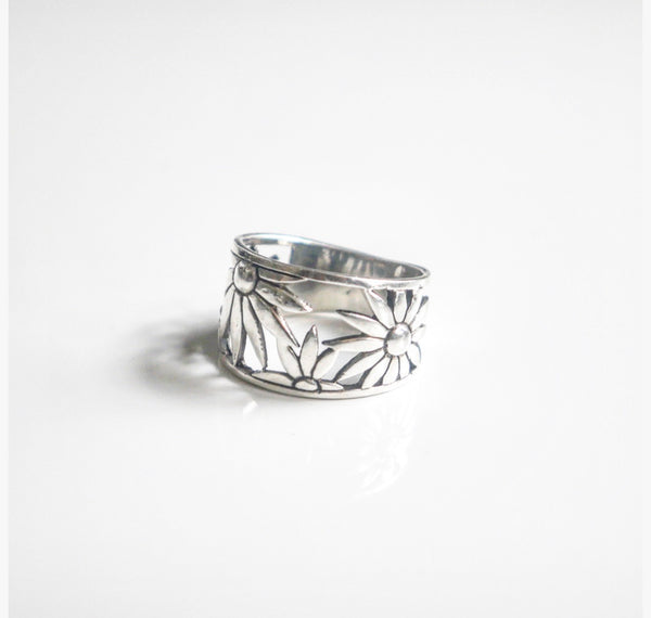 rings, silver rings, 925 sterling silver rings, statement rings, sunflower ring, flower rings, flower jewelry, fine jewelry, designer jewelry, waterproof rings, fine jewelry, birthday gifts, anniversary gifts, fashion jewelry, affordable jewelry, chunky rings, designer jewelry, trending on tiktok, cool rings, big rings, chunky rings, kesley jewelry, popular accessories, tarnish free rings, luxury jewelry, cheap jewelry, nice rings, ring ideas