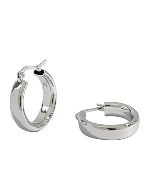 hoop earrings plain sterling silver platinum color or white gold medium hoop earrings designer inspired cheap jewelry good quality. Hoop earrings in Miami, Brickell for men and woman. Influencer style accessories for everyday. Earrings that can get wet.  Kesley Boutique